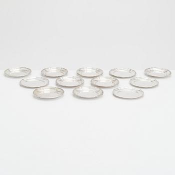 Konfektkorg och glasunderlägg, 12 st, silver, Helsingfors och Tavastehus  1920- och 1930-tal.