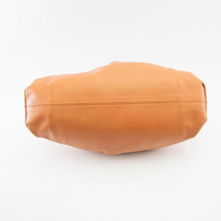 Bottega Veneta, "Pouch Clutch".