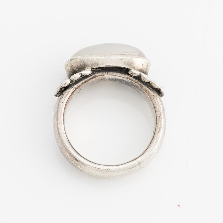 Ring, Michelsen, silver med månsten. Stockholm 1951.