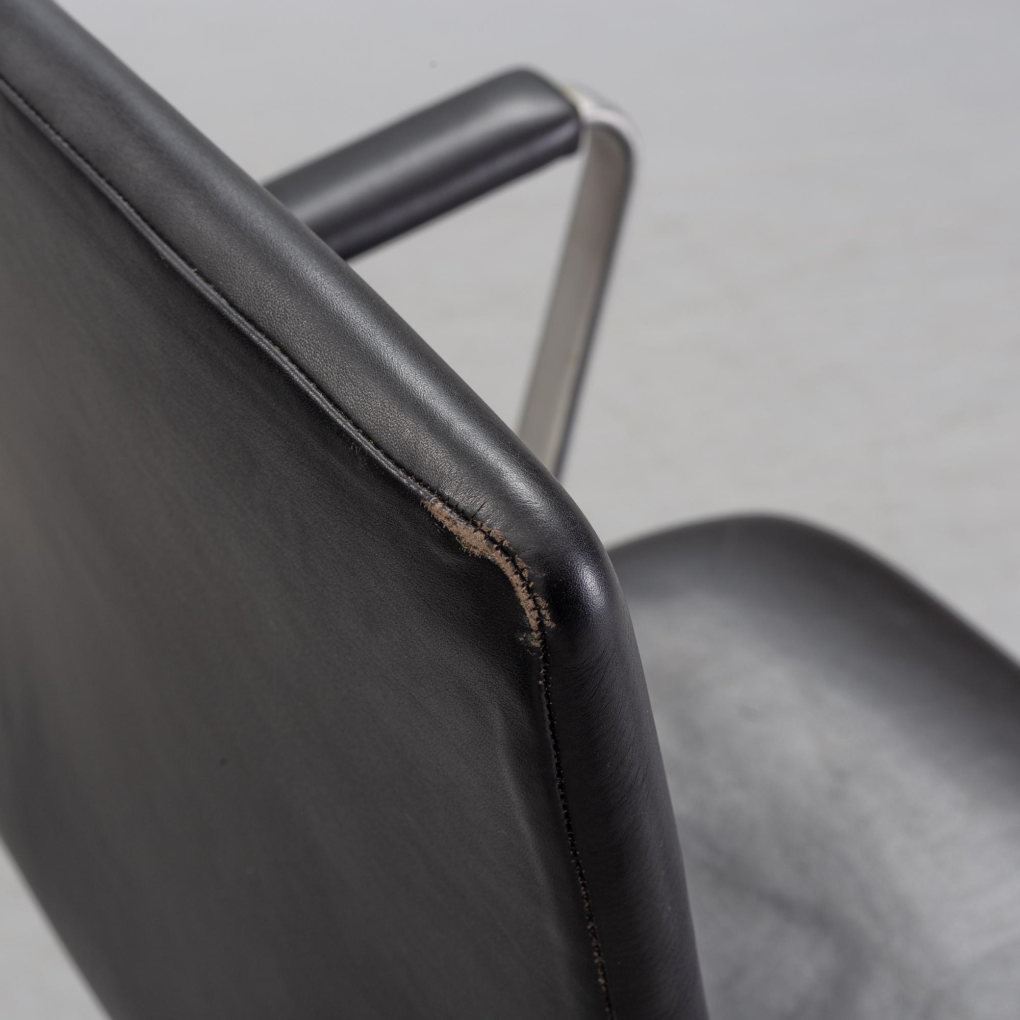 A pair of 'Oxford' arm chairs by Arne Jacobsen, Fritz Hansen, Denmark, 1985.