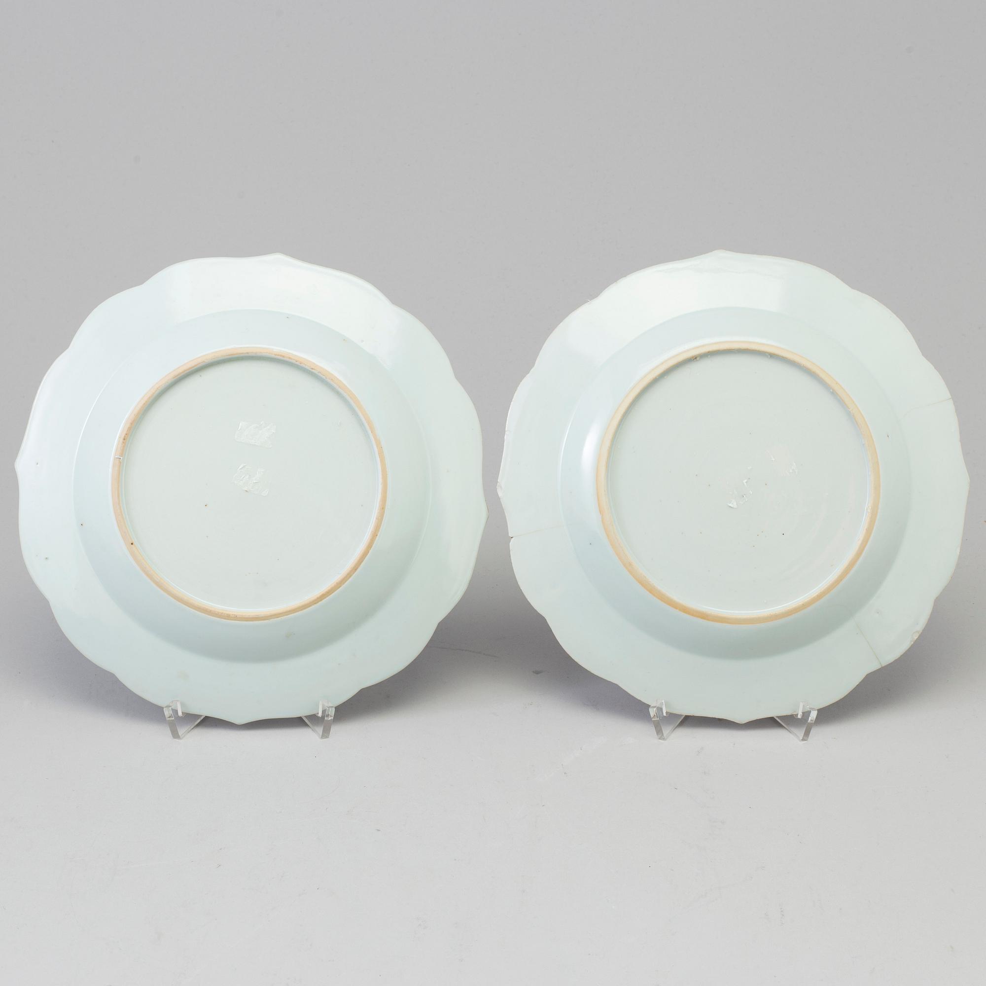 A pair of blue and white dishes, Qing dynasty, Qianlong (1736-95).