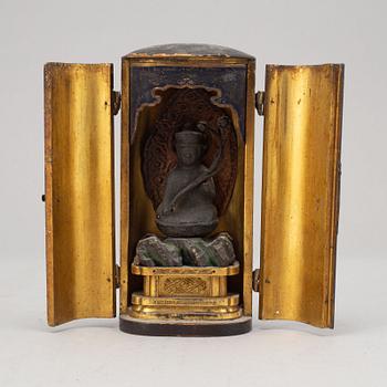 A group of Chinese and Japanese objects, nine pieces.