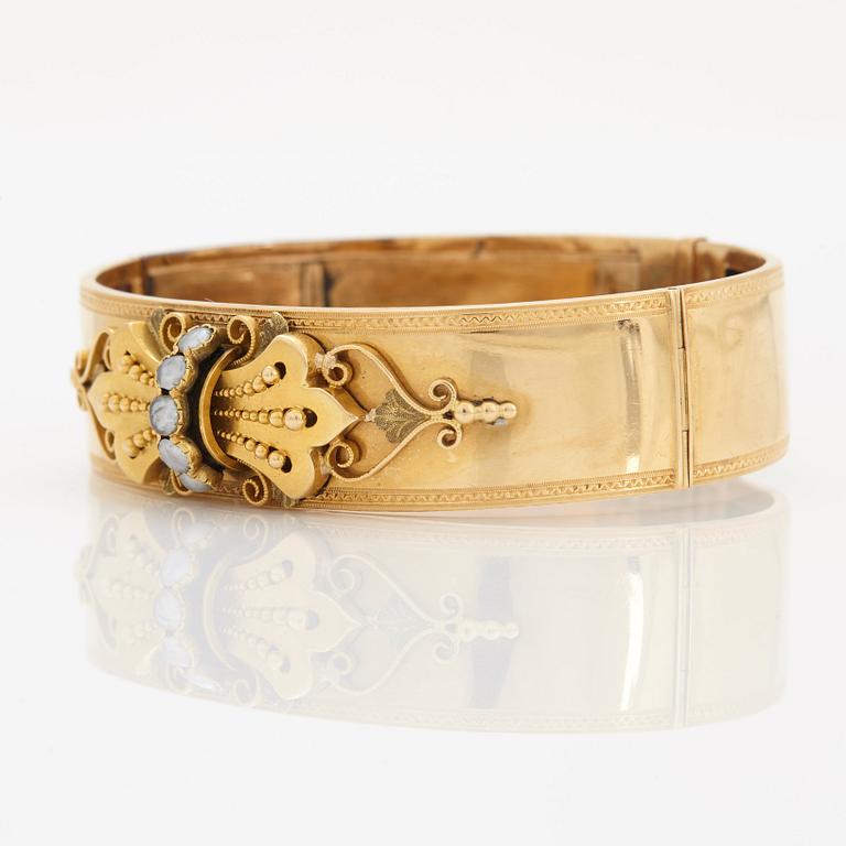 ARMBAND.