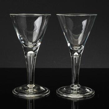 VINGLAS, SNAPSGLAS samt VATTENGLAS, 7+13+6=26 delar, "Enhörna", IKEA:s 1700-talserie, 1994.