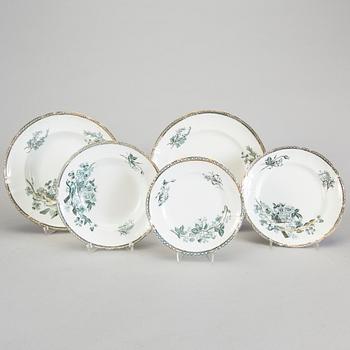 MATSERVIS, 71 delar "Wexiö Guld", Gustavsberg. Flintgods. Formgiven av Arvid Ekberg och i produktion 1892-1939.
