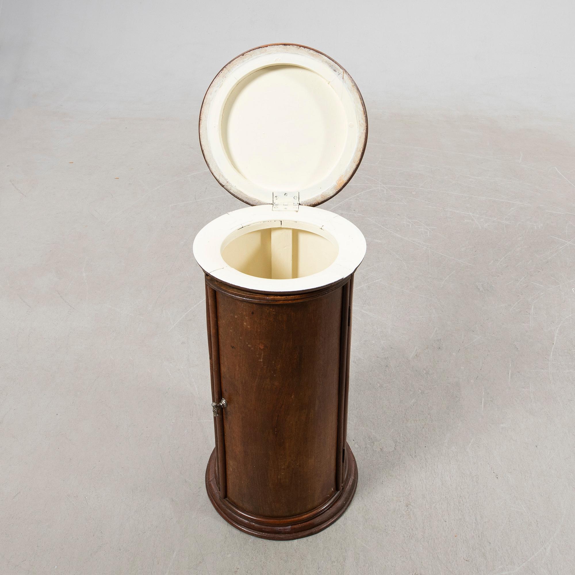 Cabinet, early 20th century.