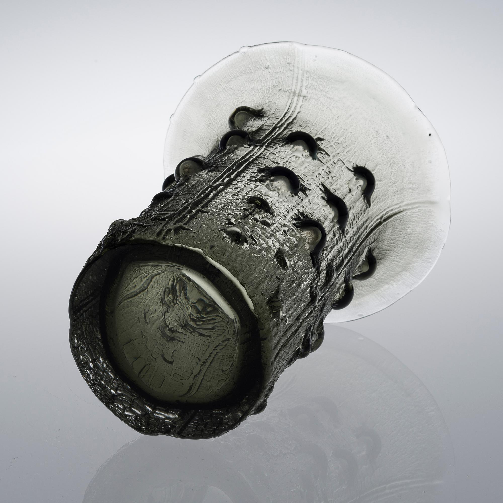 TIMO SARPANEVA, VAS. Finlandia-serien. Sign. Timo Sarpaneva 3356, Iittala. Formgiven 1964.