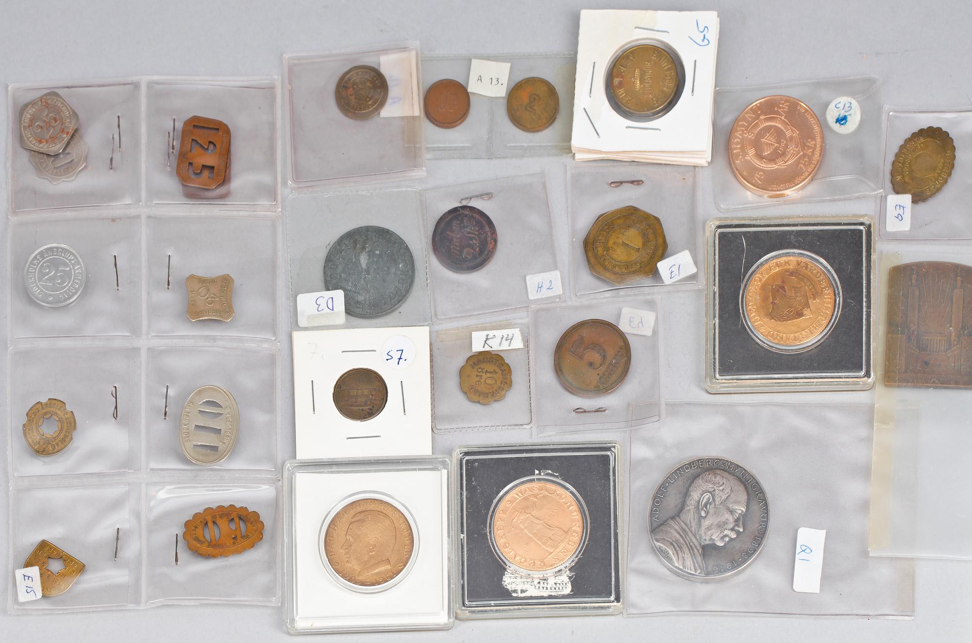 MINNESMEDALJER SAMT POLETTER, 25 st, mest Sverige. 1800-1900-tal.