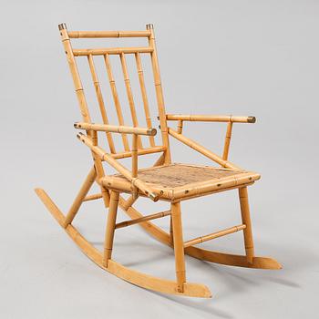 GUNGSTOL, för barn, omkring 1900-talets mitt.