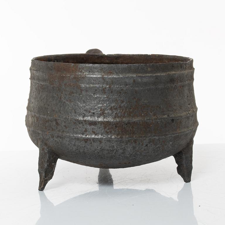 Gryta och stekpanna med trefot, 1700- / 1800-tal.