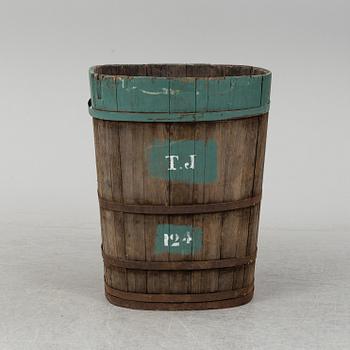 A grape container. 20th Century.