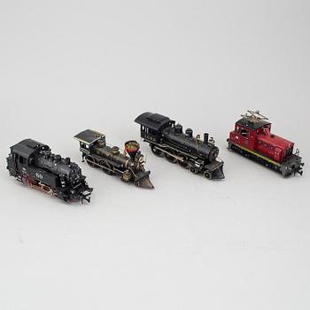Train parts, 11 pieces, by amongst others Rivarossi.