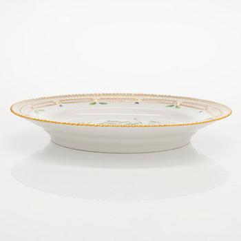 Royal Copenhagen, tallrik, porslin, "Flora Danica", Danmark, 1900-tal.