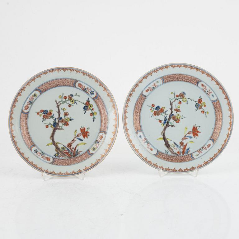 Tallrikar, sex stycken, porslin. Qingdynastin, Kangxi (1662-1722).