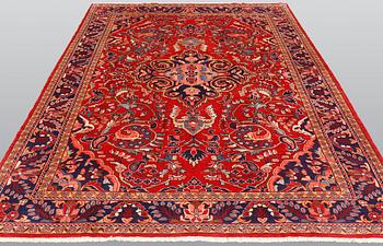 A carpet, Hamadan ca 327 x 220 cm.