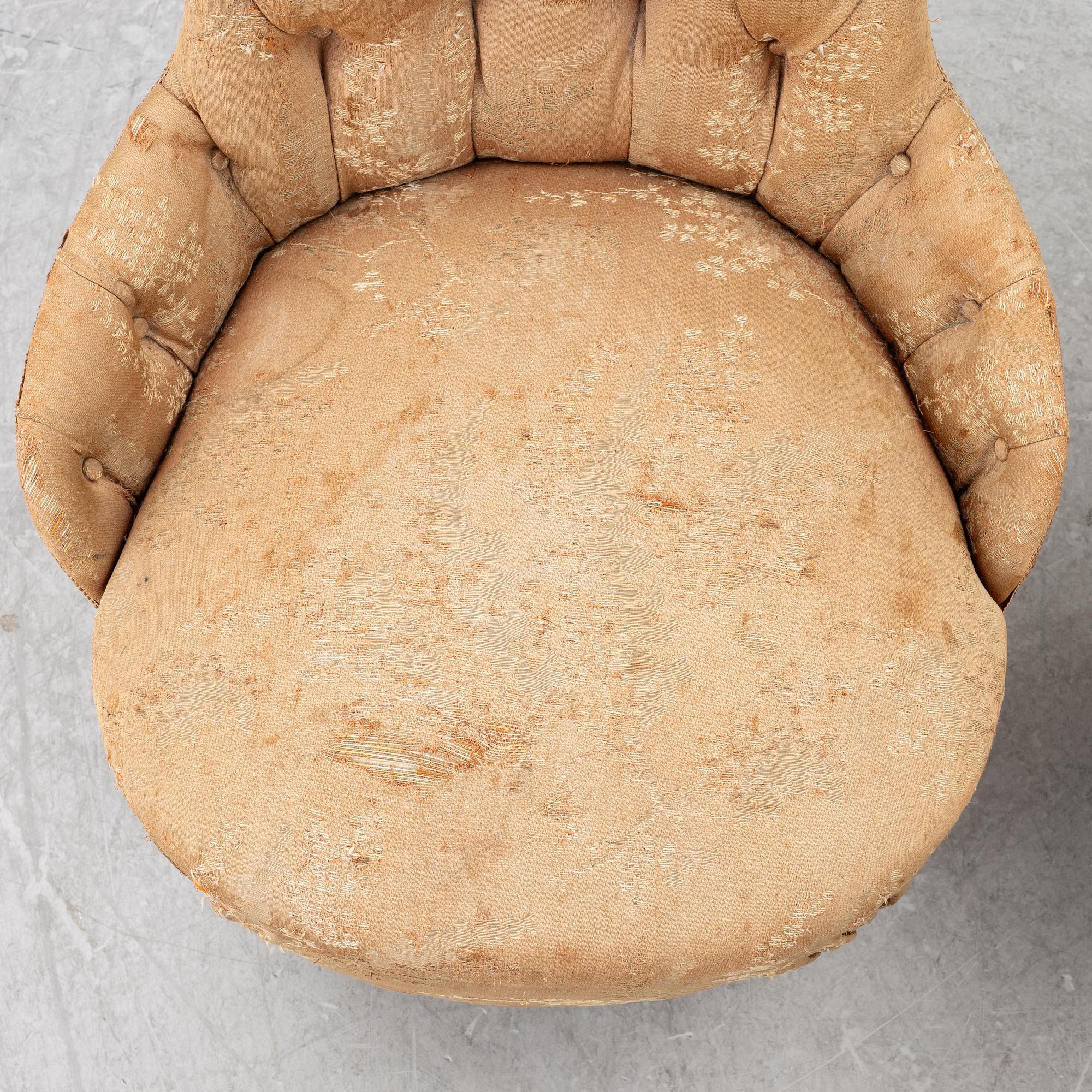 Salongsgrupp, 3 delar, med Drottning Sofias emblem, sent 1800-tal.