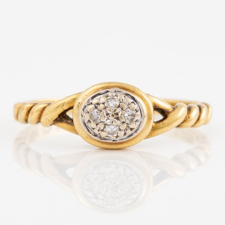 Ring, 18K gold with octagon-cut diamonds.