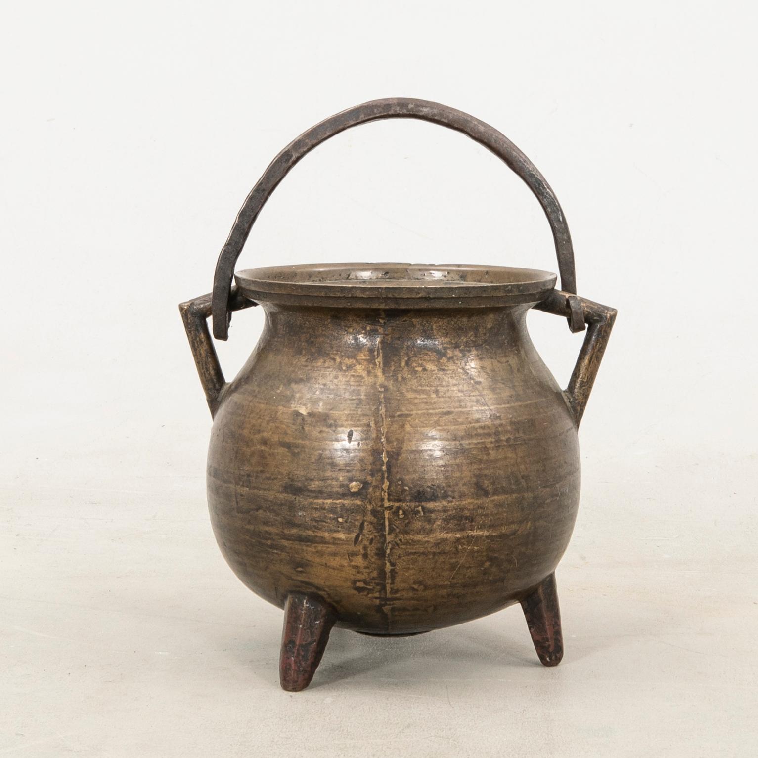 Pot 18th century or earlier.