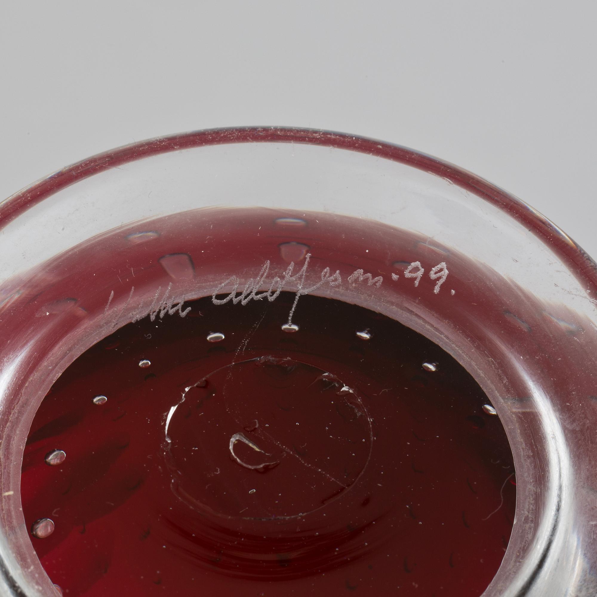 VAS, glas. Wilke Adolfsson, Orrefors. Signerad och daterad -99.