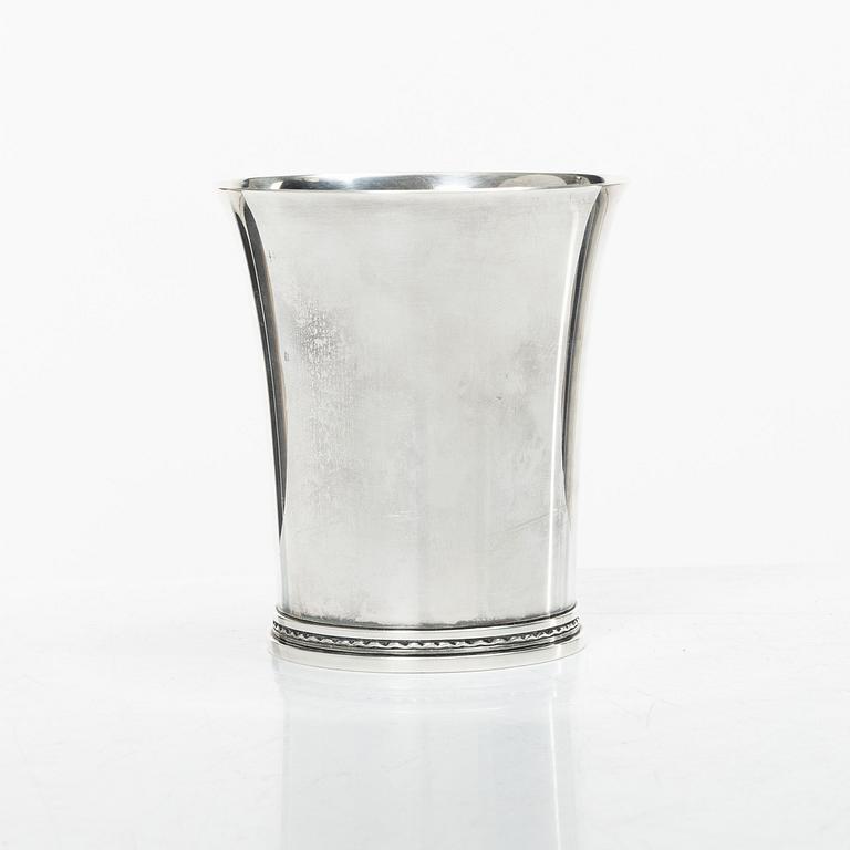 Eric Råström, a silver vase, Råströms Silver- O Nysilverfabrik, Stockholm, 1972.