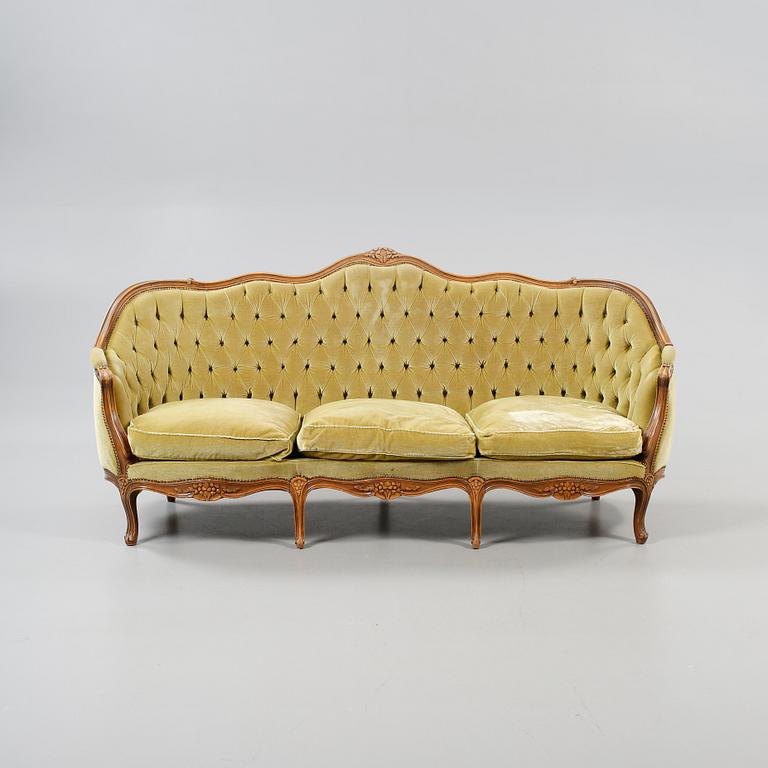 SOFFA, nyrokokostil, omkring 1900-talets mitt.