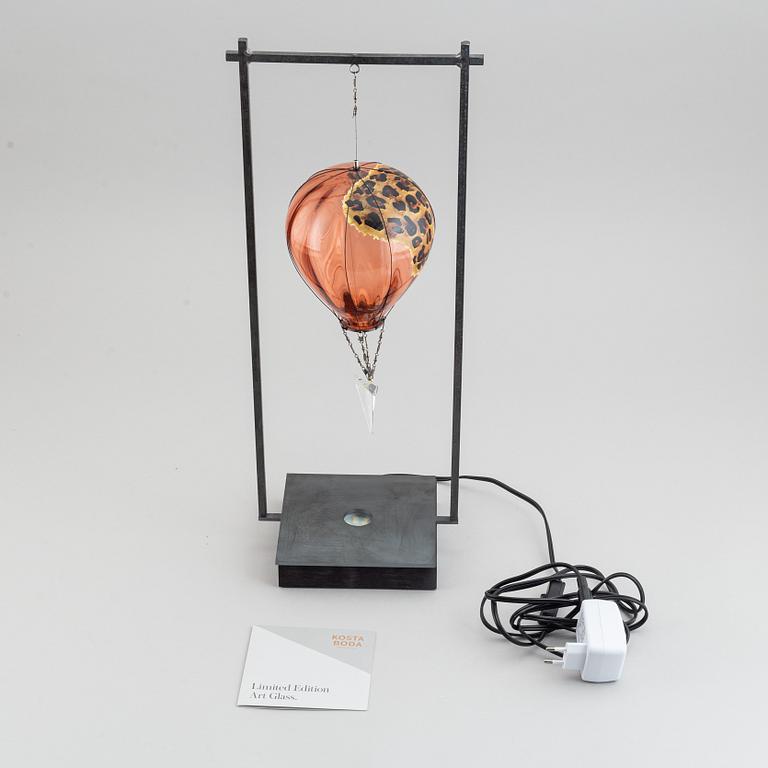 Kjell Engman, skulptur, glas, "Luftballong", signerad och numrerad 54/60.