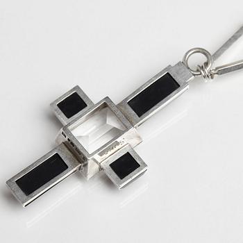 Wiwen Nilsson, hängsmycke, korsformat, bergkristall med onyx, Lund 1935, sterling.