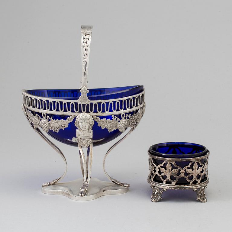 A bowl and a salt cellar, silver and glass. Northern Europe. 19th / 20th century.
