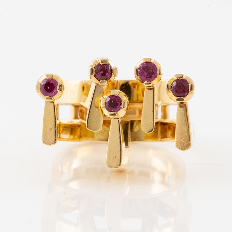 Jan Lundgren, ring 18k gold set with faceted rubies, Stockholm 1982.