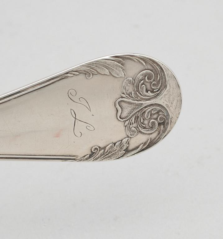 TÅRTSPADE, silver, troligen Jacob Richard Borg, Gävle 1835. Vikt ca 148 gram.