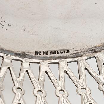 Serveringskålar med gallerkant, ett par, sterlingsilver, Birmingham, England 1911.