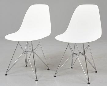 STOLAR, ett par,  "Plastic chair", Charles och Ray Eames, Vitra 2004.