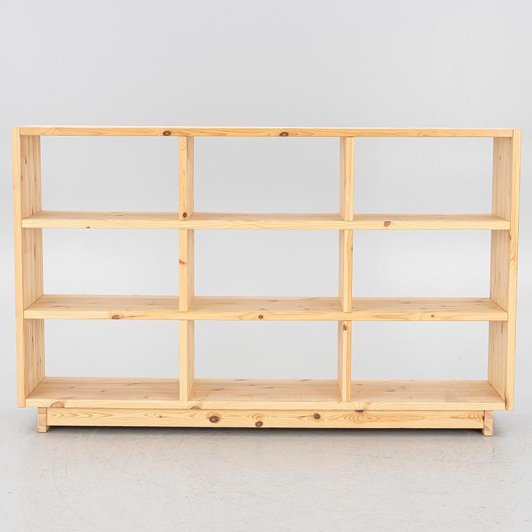 Yuchen Wu, bokhylla, "Fyr", Normann Copenhagen, samtida.