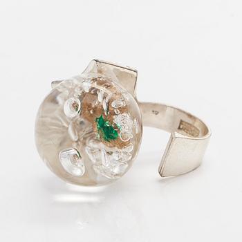 Björn Weckström, Ring, "Förstelnad sjö", akryl, silver, Lapponia 1974.