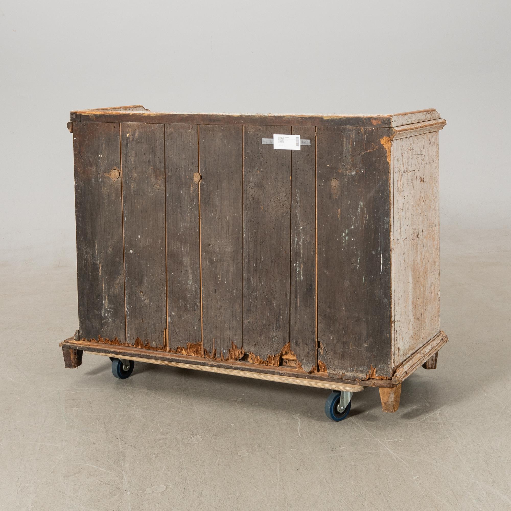 Gift in the Gustavian style, first half of the 19th century.