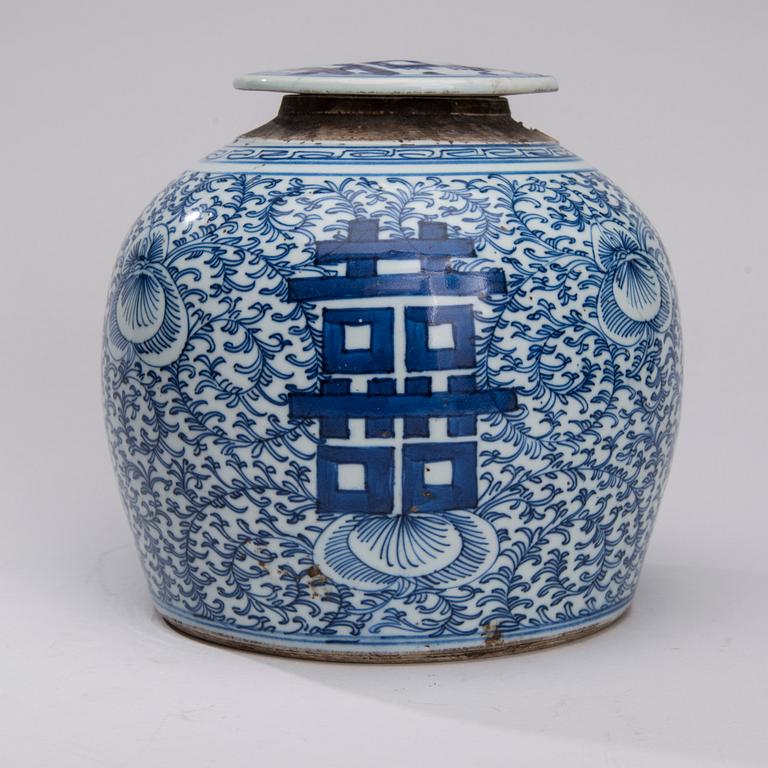 INGEFÄRSKRUKA, porslin, Kina ca 1900.