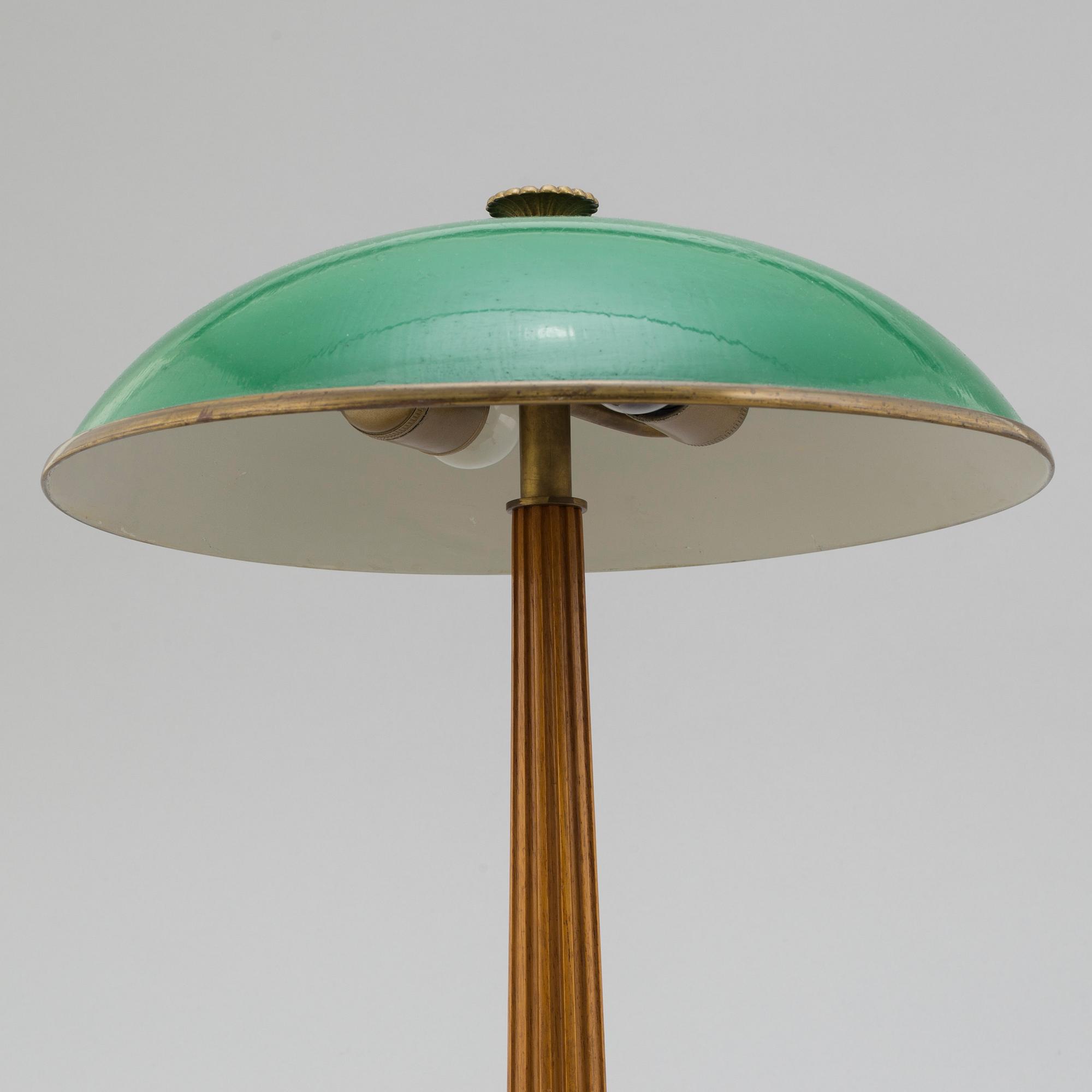 A 1930s / 40s table lamp.