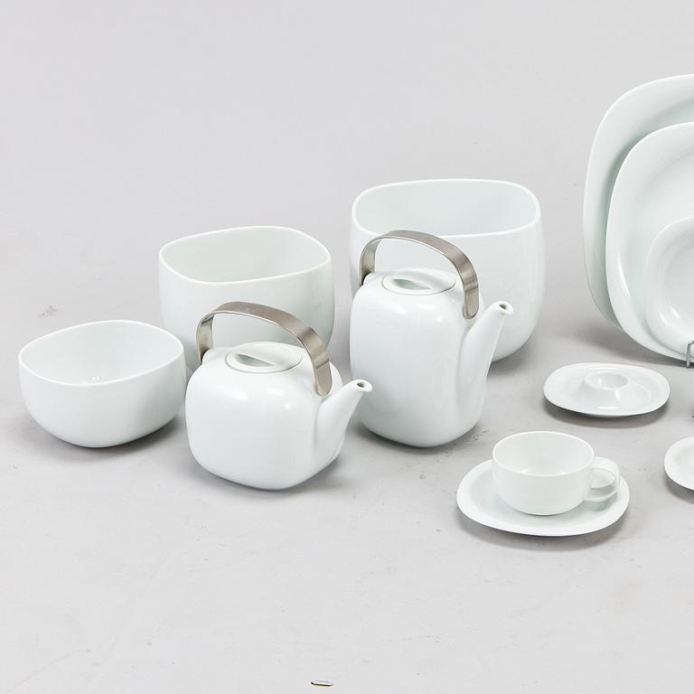 Timo Sarpaneva, Servis 87 delar, porslin, "Suomi", Rosenthal Studio-linie, Formgiven 1974.