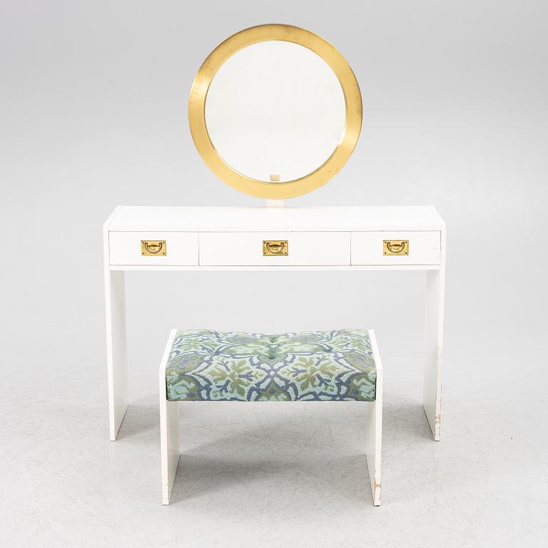Dressing table with stool, and mirror, including Glassmaster Markaryd, second half of the 20th century.