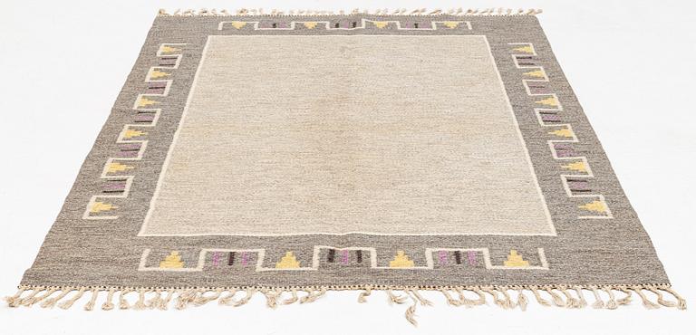 A swedish  1920-30s flat weave carpet, c 243 x 162 cm.