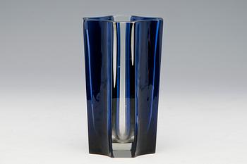 703. Jaakko Niemi, A VASE.