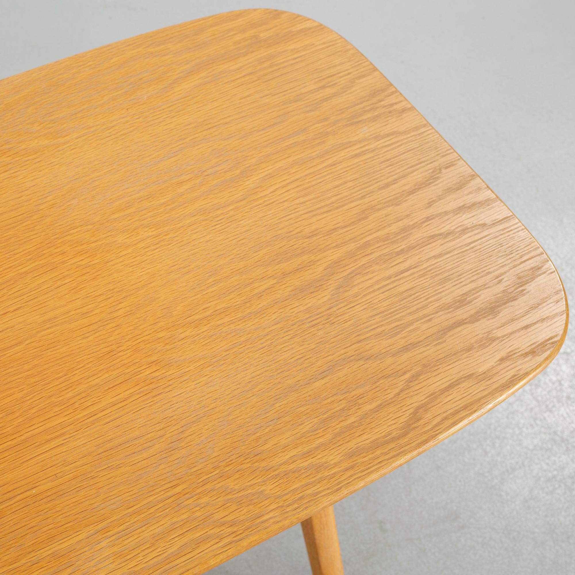 A "Stora salen" sofa table, designed by Carl Malmsten, by Åfors Möbelfabrik in the second half of the 20th century.