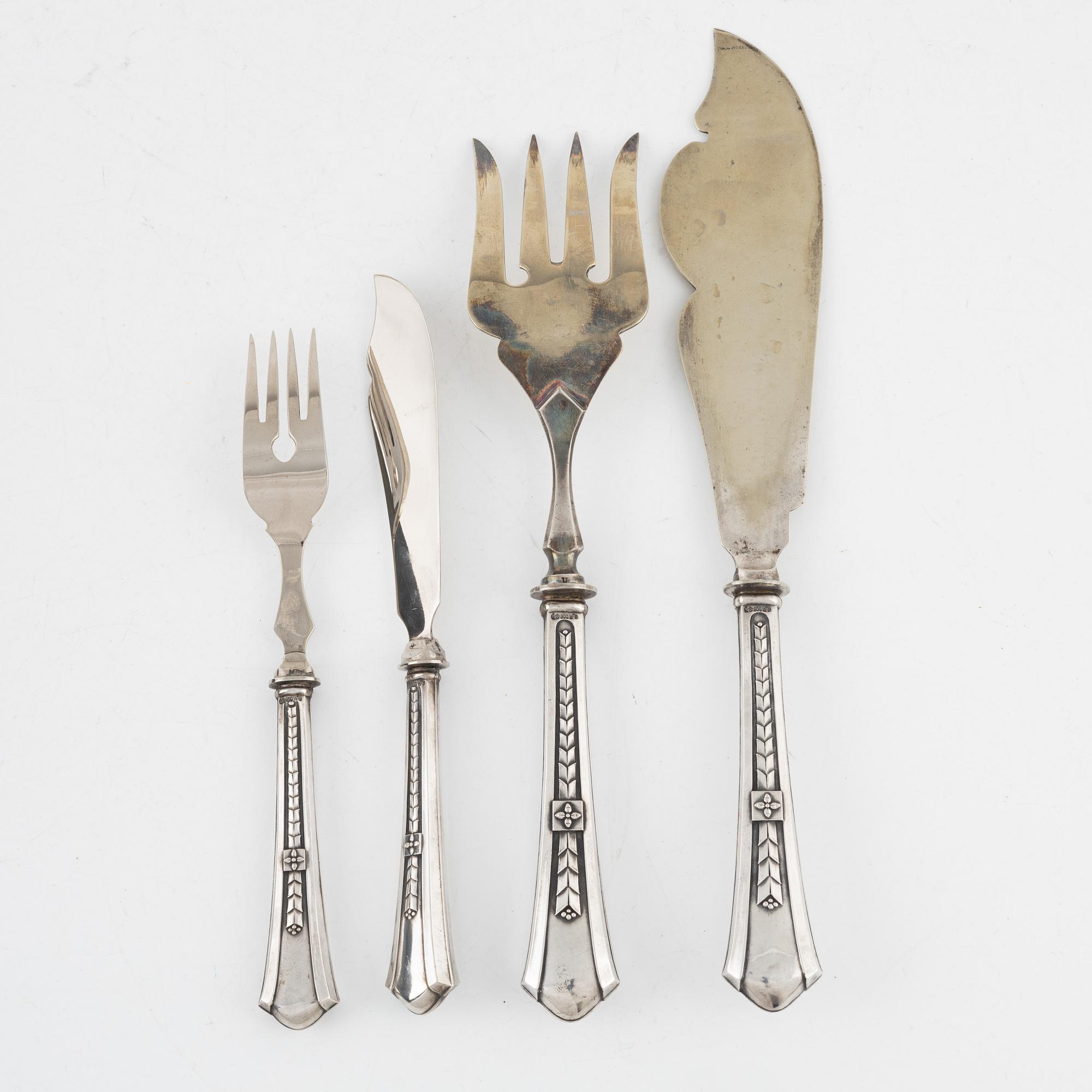 Fiskbestick i schatull, 26 delar, silver, WT Binder, Bremen, Tyskland omkring år 1900.