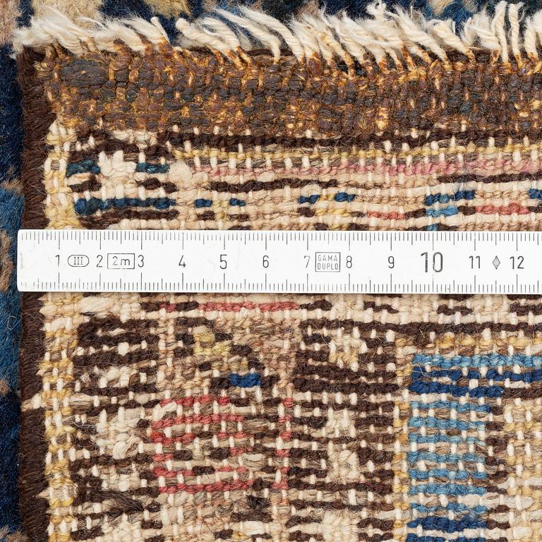 Gallerimatta, Hamadan, ca 340 x 112 cm.