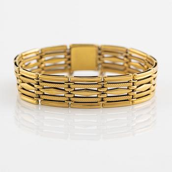 14K gold bracelet.
