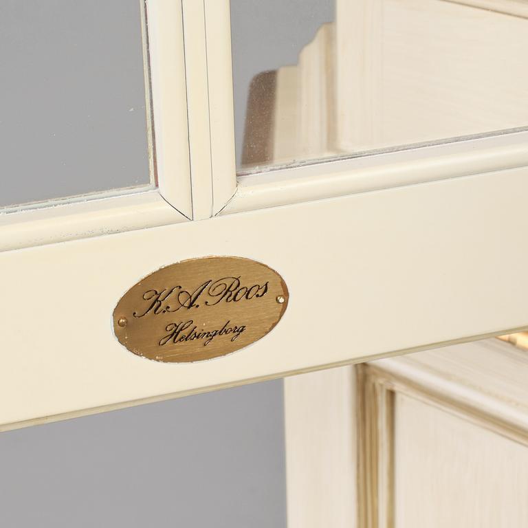 VITRINSKÅP, 1900-talets sista del.