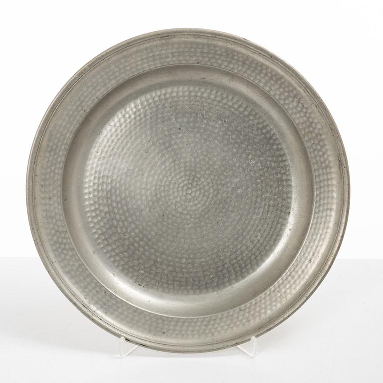 Eric Pettersson Krietz (master in Stockholm 1753-1795), a pewter charger, Stockholm.