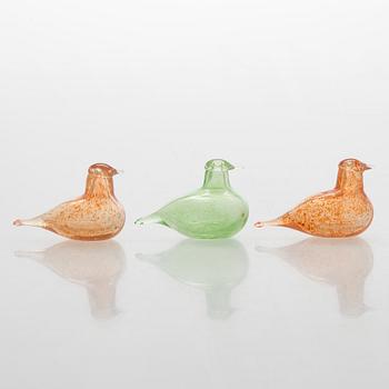 Oiva Toikka, Miniature glass birds, "Goldcrest", 3 pcs, signed Oiva Toikka Nuutajärvi.