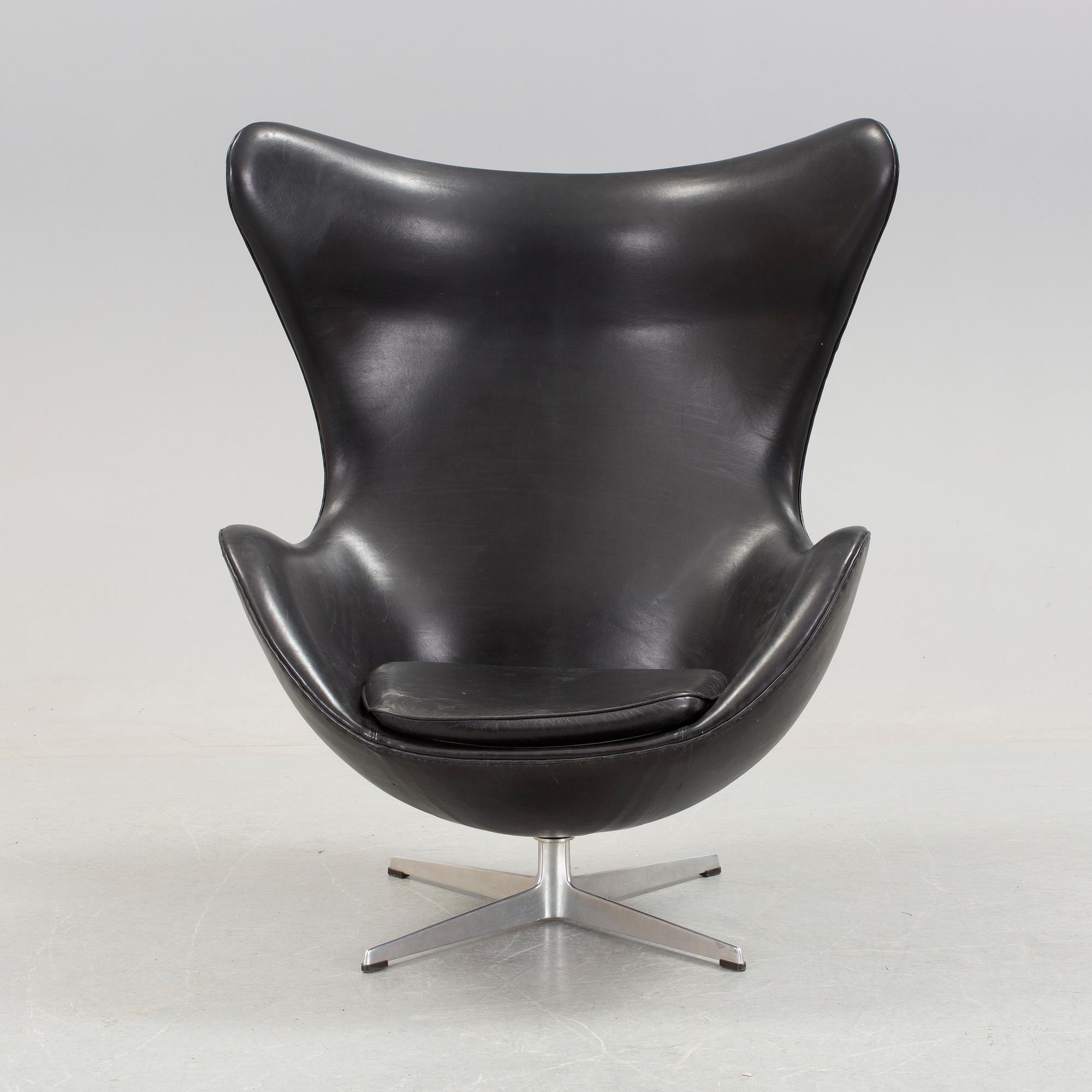 ARNE JACOBSEN, fåtölj, "Ägget", Fritz Hansen, Danmark, 1960-tal.