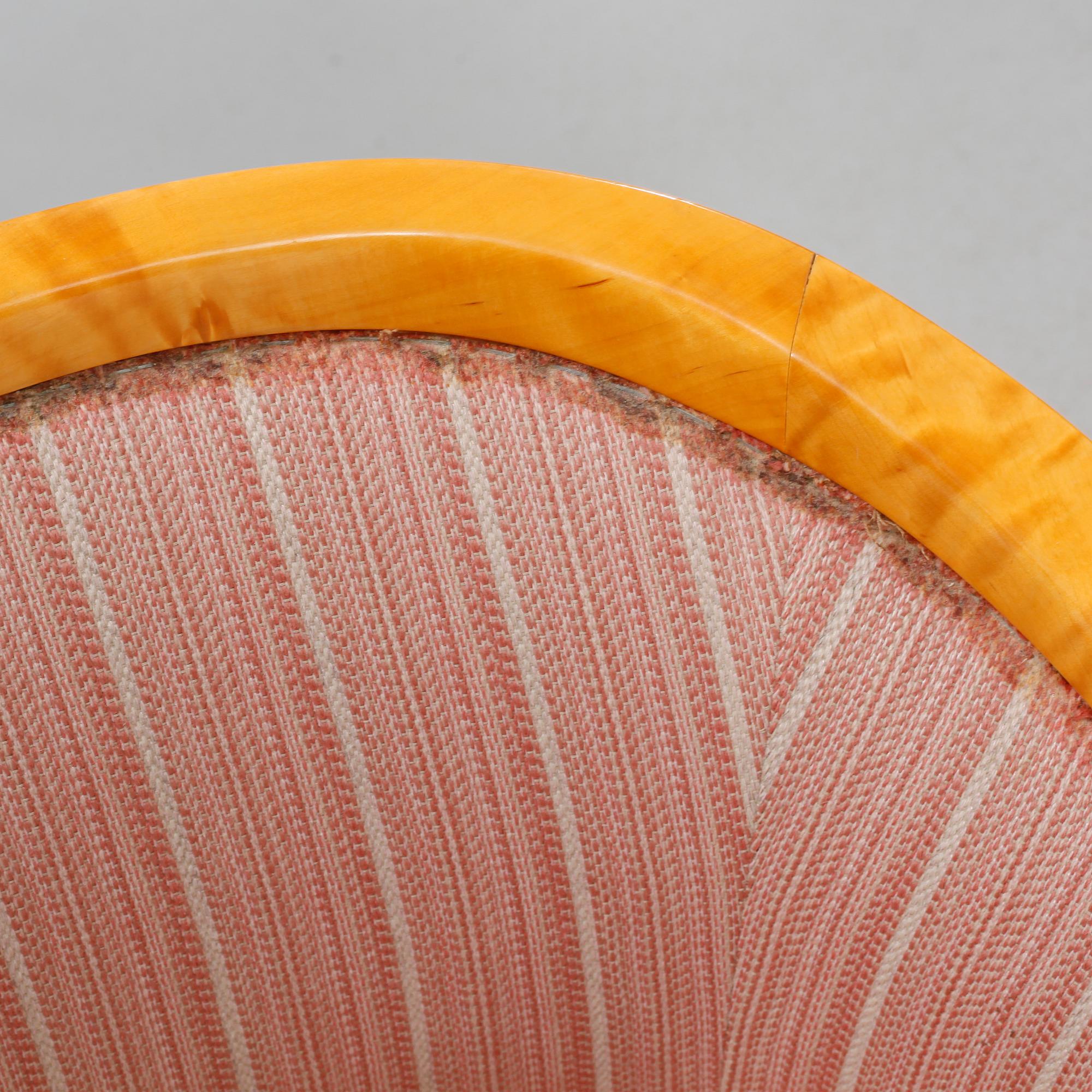 A pair of armchairs by Carl Malmsten, "Jonas love", second half of the 20th century.